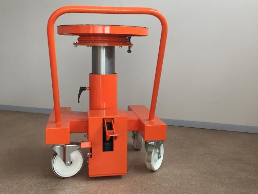 rolling cart with hydraulic elevator table - SNECMA, SAFRAN rolling cart with hydraulic elevator table - SNECMA, SAFRAN